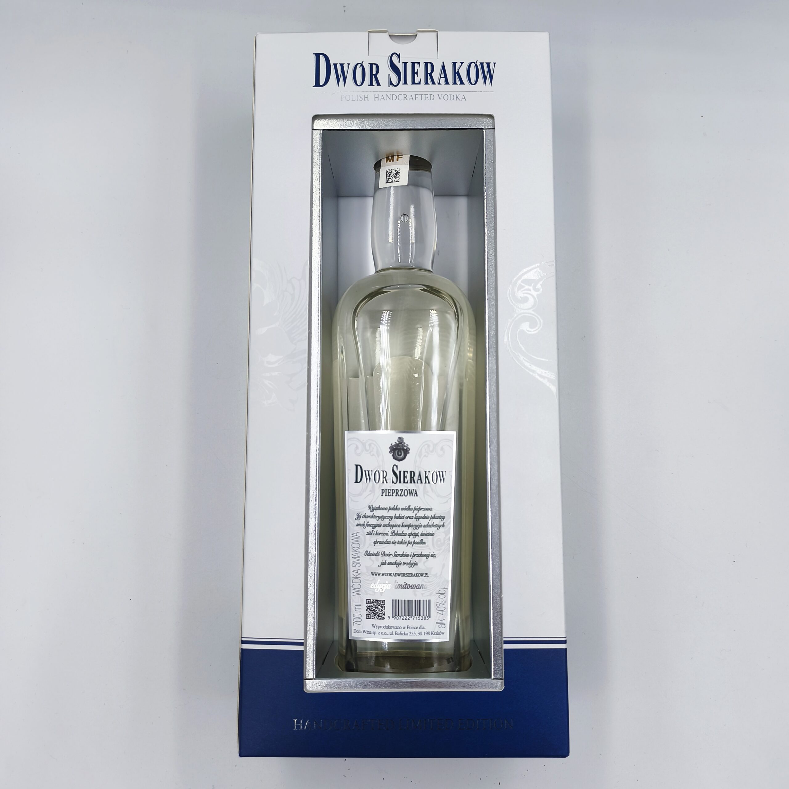 DWÓR SIERAKÓW PIEPRZOWA KARTONIK 40% 0,7L
